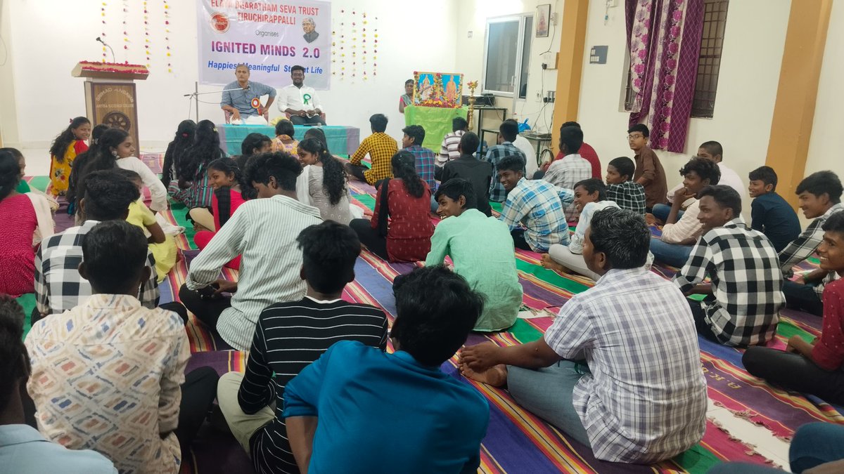abvp_trichy's tweet photo. Ignited Minds 2.O - Summer Camp 

Session On "Happiest Meaningful Student Life" .

#StudentsforFuture #IgnitedMinds https://t.co/LGTqHneJpF