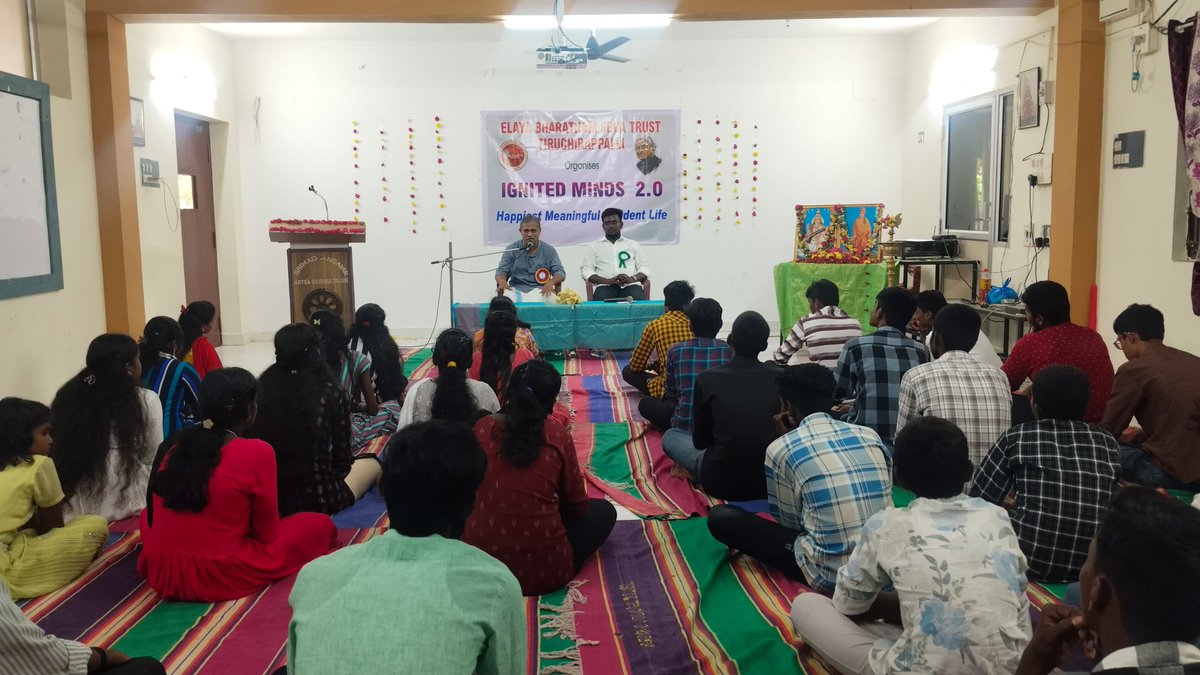abvp_trichy's tweet photo. Ignited Minds 2.O - Summer Camp 

Session On "Happiest Meaningful Student Life" .

#StudentsforFuture #IgnitedMinds https://t.co/LGTqHneJpF
