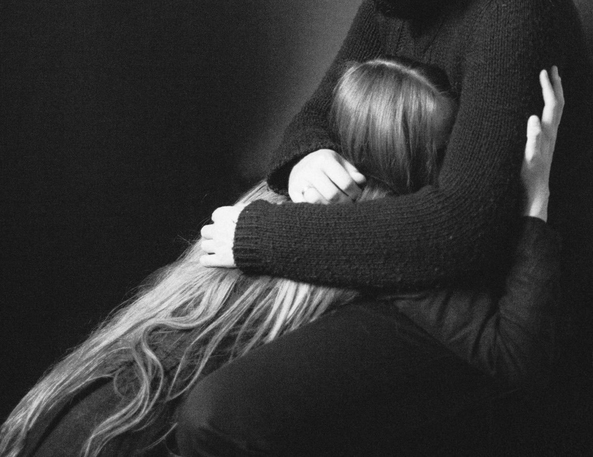 gobIinarchive's tweet photo. “The Anatomy of Melancholy” by Laura Makabresku, 2020 https://t.co/g6fNH5UO8u