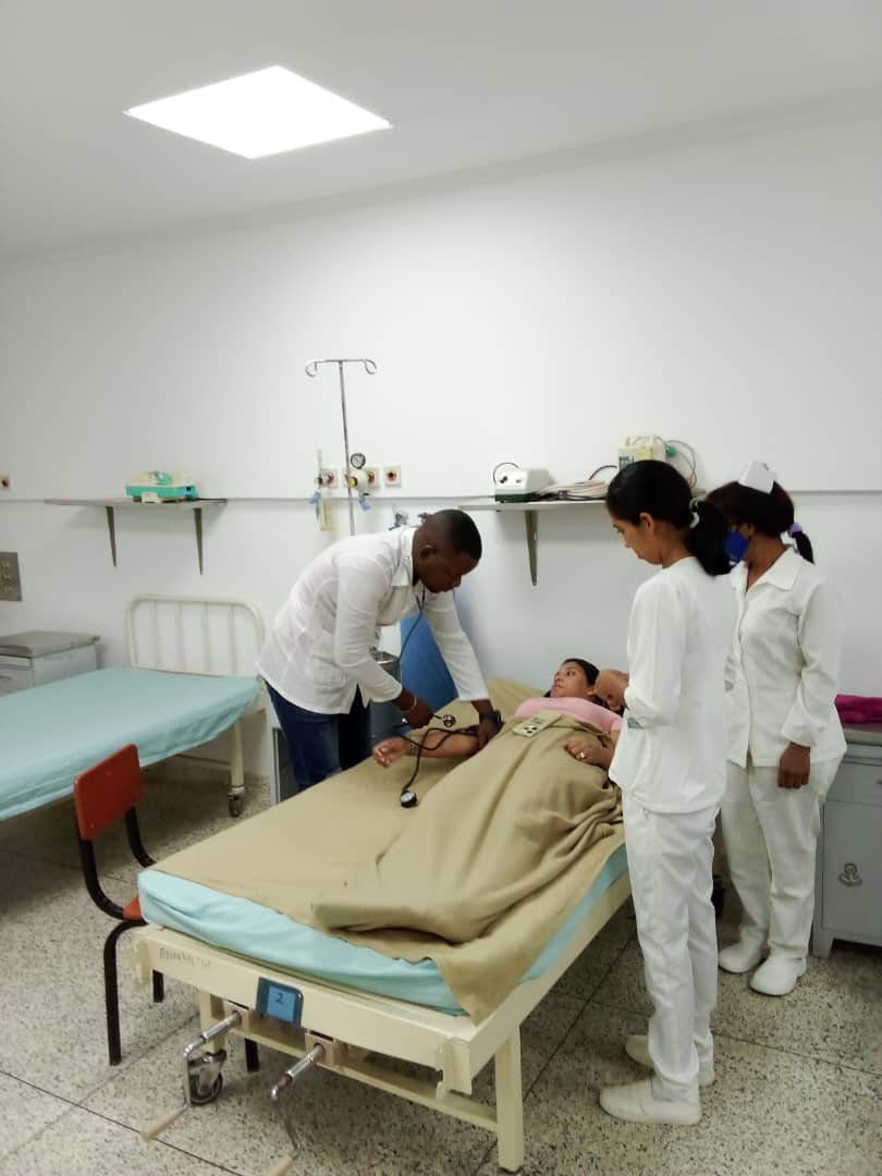 CDI los próceres pase de visita a pacientes hospitalizados,Estado #Bolivar .<a href="/cubacooperaven/">Brigada Médica Cubana en Venezuela</a> <a href="/Cubacooperabol2/">Brigada Médica 🇨🇺 Bolívar🇻🇪</a> #CubaCoopera #CubaPorLaVida