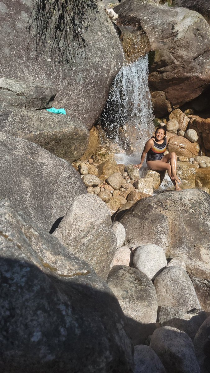 NazaPrestes's tweet photo. Mês de maio foi tão triste para mim, que cheguei a adoecer! Mas eu agradeço aos orixas por me manter de pé, para poder viver esta maravilhosa chamada #geres obrigada por me mostra que existe o paraíso! Axé https://t.co/jxC4UqGpLd