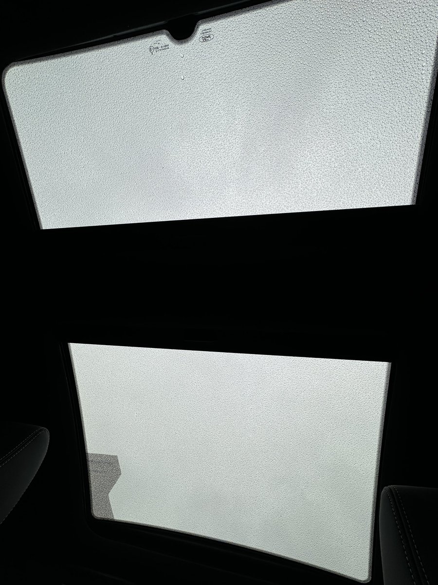 mtura712's tweet photo. Panoramic Roof is a 2️⃣ part glass roof special ,which is probably unique to @FordSouthAfrica  @Ford  #FordPumaSTLine Vignale in this specific segment, a worthy option if you ask me, as it brings light 💡 in ambiance for the rear and front  seating passengers .

So this full-length panoramic roof that completely replaces the steel roof panel and lets natural light flood into the car to create a light and airy interior. 

The front half is power-operated and can tilt or slide right back, and a full-length, retractable sunshade lets you open the glass to get some fresh air while staying protected from the sun.