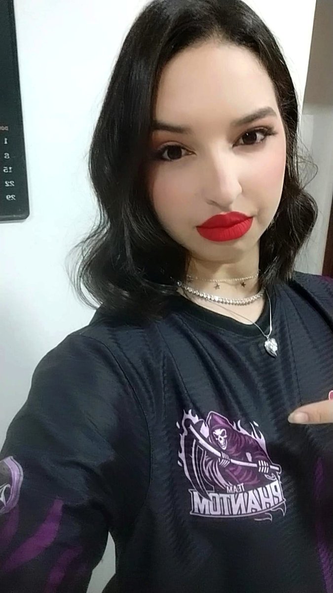 SamaraFox23's tweet photo. Fala dela!
Finalmente chegou meu manto negro!
Agora posso representar a #PhantomTeam com grande estilo! 💜
#GoPhantom @PhantomTeamFGC 💜 https://t.co/NEd4Wdpgfg