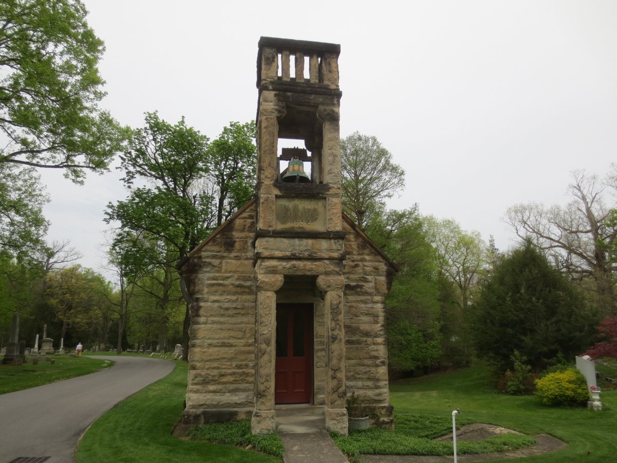 NecroTourist's tweet photo. #NecroTourist - The original 'Courthouse Bell' from 1813, now perched above the mini chapel at Union Cemetery in Steubenville, Ohio.
(TNT Images © 2024, Photos: Ken Naegele)
#Cemeteries #Ohio #Steubenville #Chapel #UnionCemetery #Courthouse #Bell https://t.co/mWsxlhc4ro