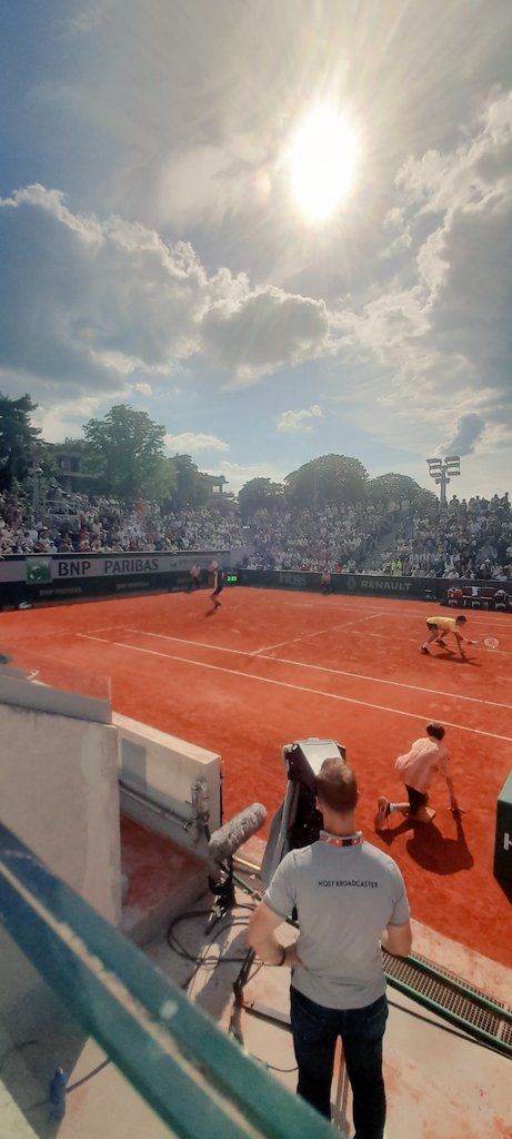 sotennis1's tweet image. C'est la perf'. Côté double Messieurs, @steftsitsipas et Petros #Tsitsipas sortent, au 2e tour, les têtes de série n°4 #Dodig / #Krajicek 4-6 7-5 6-3, en 2h26' sur un court 14 baigné de soleil. #rolandgarros