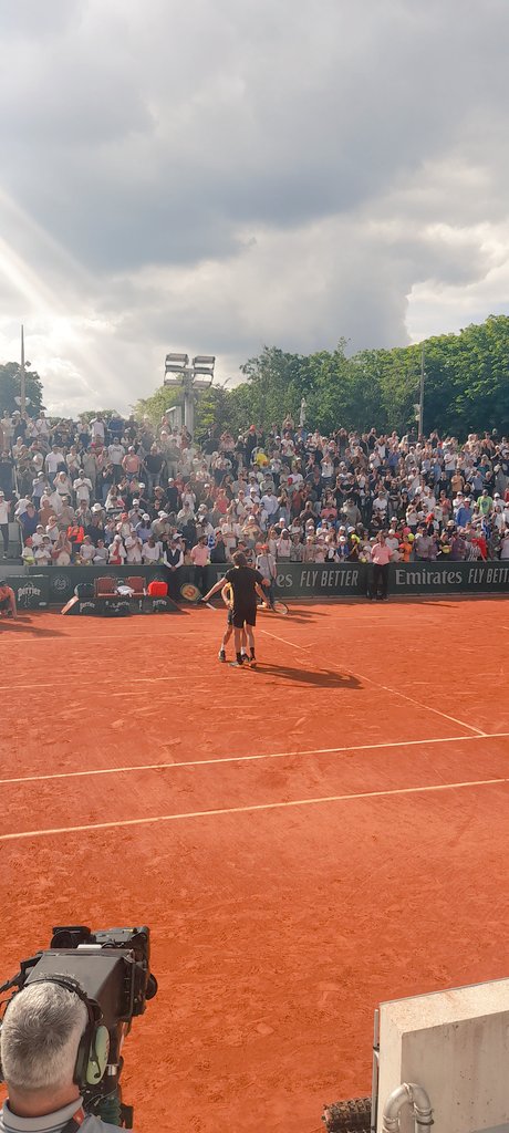 sotennis1's tweet image. C'est la perf'. Côté double Messieurs, @steftsitsipas et Petros #Tsitsipas sortent, au 2e tour, les têtes de série n°4 #Dodig / #Krajicek 4-6 7-5 6-3, en 2h26' sur un court 14 baigné de soleil. #rolandgarros