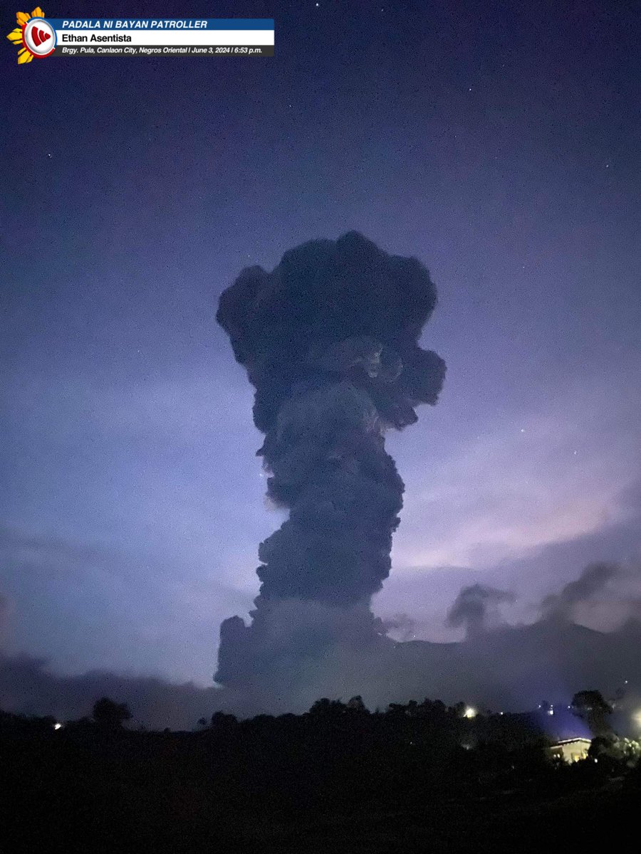 bayanmo's tweet image. Tanaw ng mga residente ang makapal na usok mula sa pumutok na #BulkangKanlaon sa Canlaon City, #NegrosOriental kaninang alas-6 ng gabi, Hunyo 3. Nakataas ang Alert Level 2 sa Bulkang #Kanlaon.

Basahin ang kaugnay na ulat: news.abs-cbn.com/regions/2024/6…
