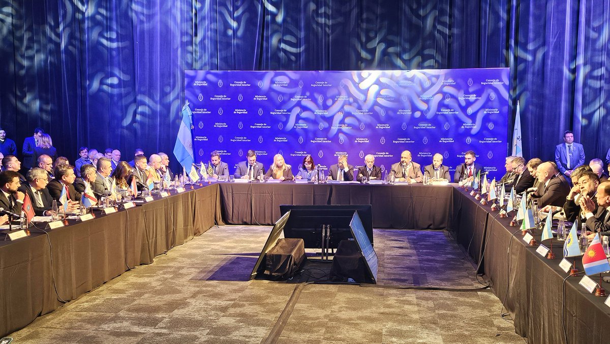 Vinimos a Mendoza para participar del Consejo de Seguridad del Interior junto a todos los ministros de Seguridad del país con un único objetivo, el de sumarnos a realizar acciones que ayuden a los sanluiseños a estar más seguros y a colaborar con los argentinos.