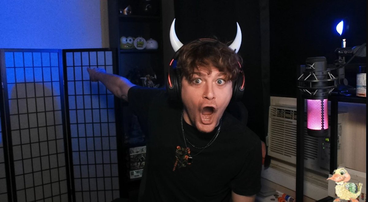 DDeadinside's tweet image. This picture exploded my community discord for a day lmao