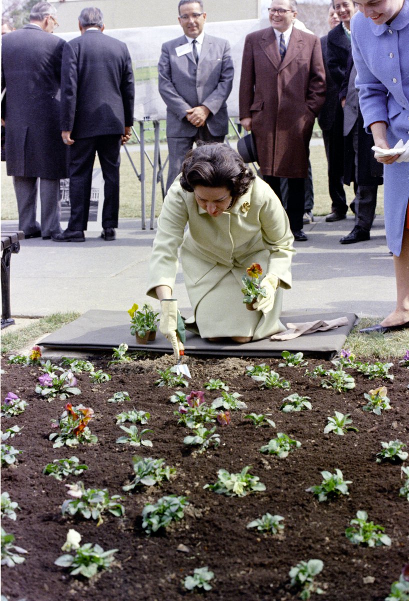 LBJLibrary's tweet photo. #DidYouKnow: 200+ environmental laws were passed during the #JohnsonAdministration, many of which are credited to #LadyBird's work. ๐ณ๐โ๏ธ๐ป
Learn more about Lady Bird's work with conservation and the environment: https://t.co/LYTFYRgP9q
#WorldEnvironmentDay
@WildflowerCtr https://t.co/LxbRDc8P9B