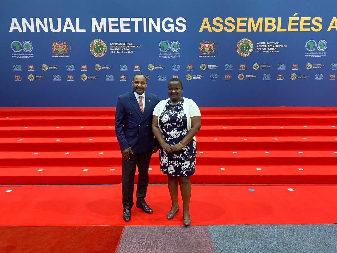 Marc_Ben's tweet photo. à Nairobi. La Banque africaine de Dev tenait son assemblée annuelle placée sous le thème de la transfo. des éco. africaines et la Réforme des institutions, instruments de financement mondial. Le Canada était bien présent. Pouvoir compter sur l’équipe de feu! Quel privilège! Merci https://t.co/sAUwfj6mLN