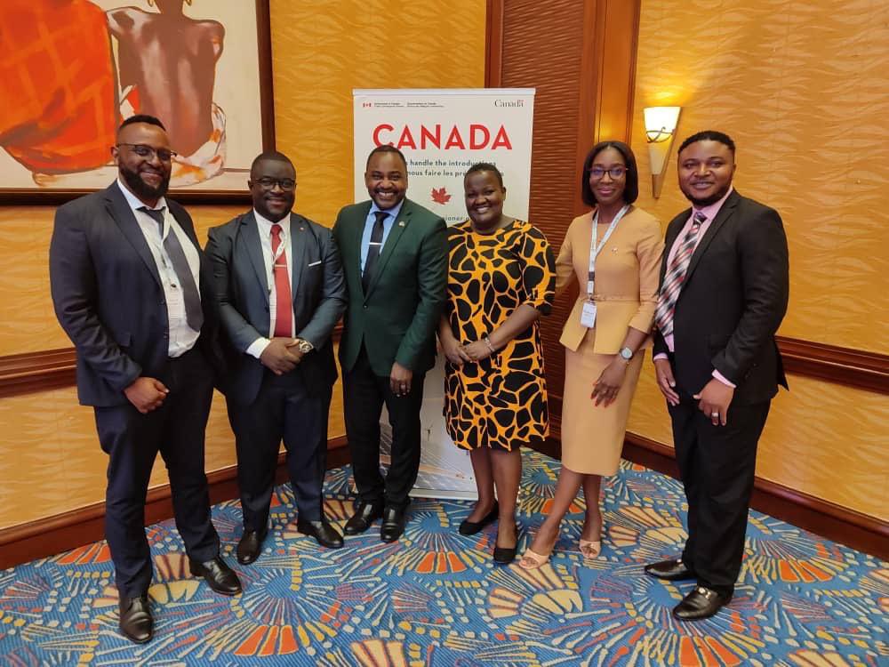 Marc_Ben's tweet photo. à Nairobi. La Banque africaine de Dev tenait son assemblée annuelle placée sous le thème de la transfo. des éco. africaines et la Réforme des institutions, instruments de financement mondial. Le Canada était bien présent. Pouvoir compter sur l’équipe de feu! Quel privilège! Merci https://t.co/sAUwfj6mLN