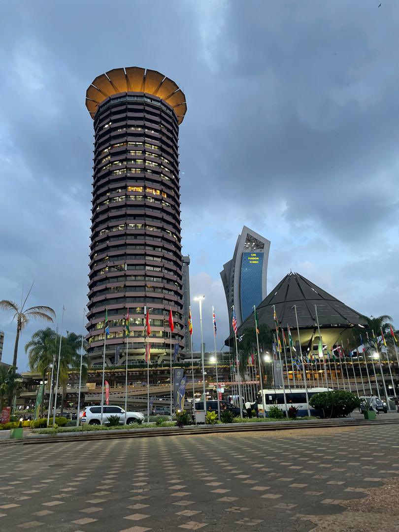 Marc_Ben's tweet photo. à Nairobi. La Banque africaine de Dev tenait son assemblée annuelle placée sous le thème de la transfo. des éco. africaines et la Réforme des institutions, instruments de financement mondial. Le Canada était bien présent. Pouvoir compter sur l’équipe de feu! Quel privilège! Merci https://t.co/sAUwfj6mLN