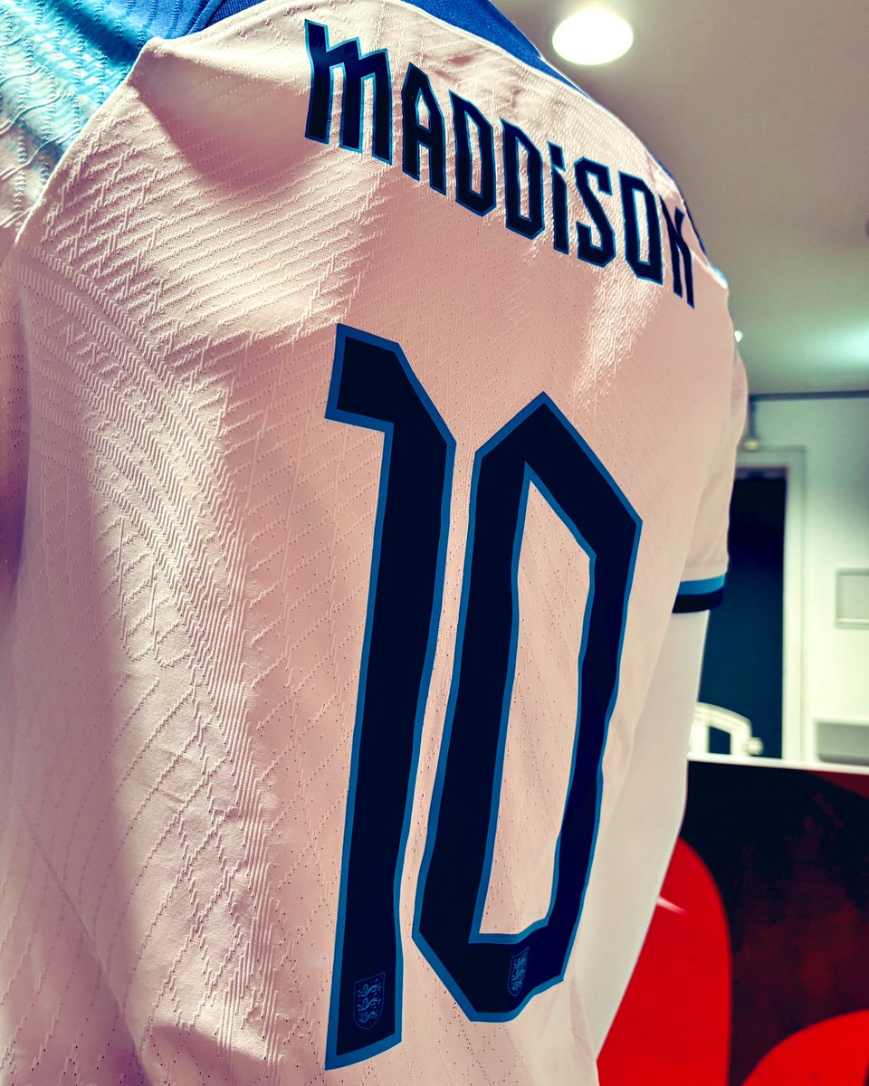 I recently done a Wembley stadium tour, and during the tour in the mixed media zone they had a James Maddison match worn shirt on display. 😍

Something about match worn shirts, they have a certain aura about them. 

- Joe
