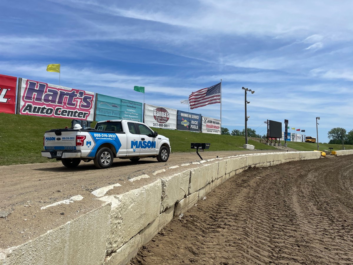 PrivateLocating's tweet photo. #teamMPL Project Manager Jeremy McGee is at the County Fairgrounds locating all private utilities prior to new lighting installation. #protectinginfrastructure #privateutilitylocating #safedigging https://t.co/6v7Gf6pPqc