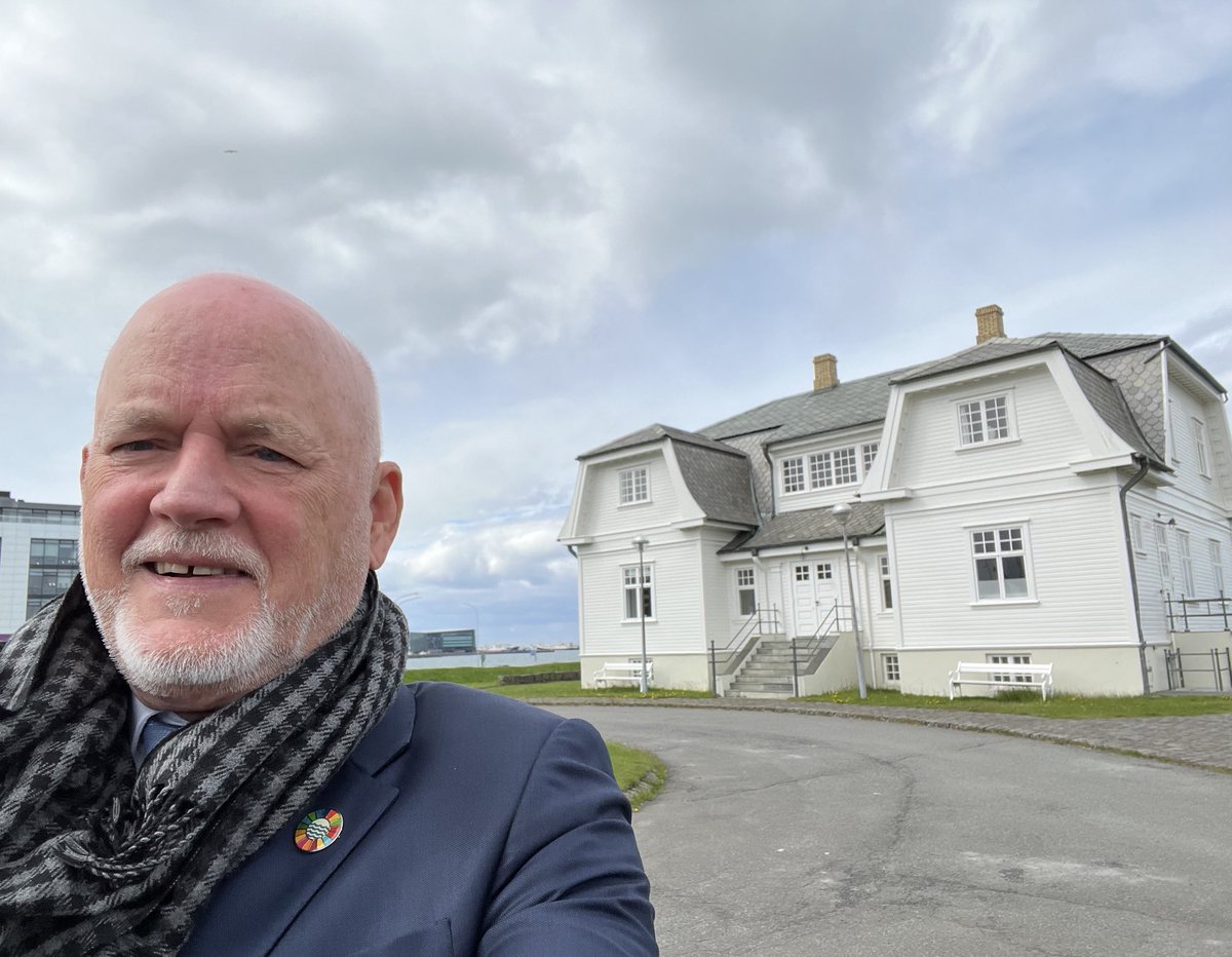 Peter Thomson tweet media