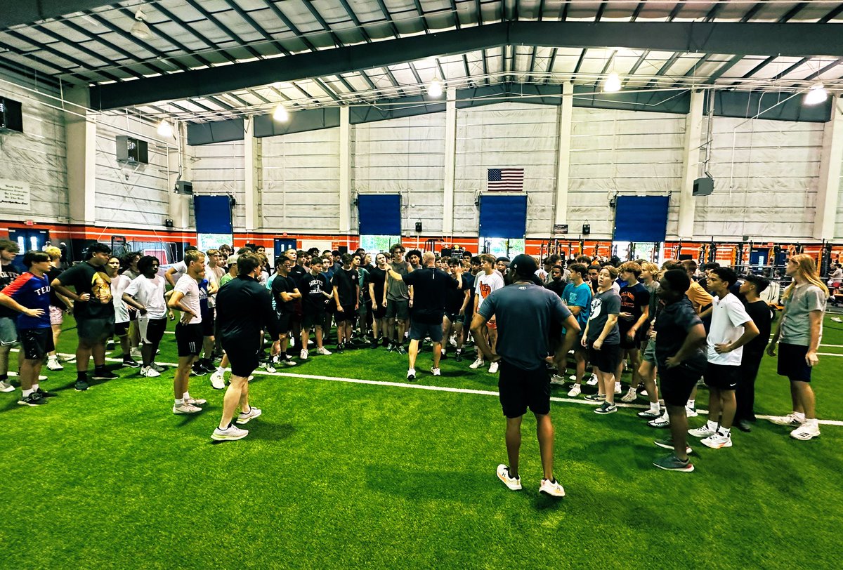 HUGE group of 7th-9th graders kicked off Yellowjacket Strength and Conditioning this morning!!!
#JFND l #FutureJackets