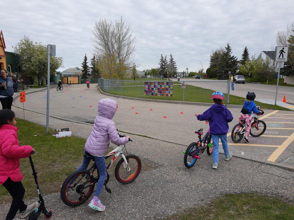 EverActiveAB's tweet image. Our friends at Scenic Acres School got a head start on #WheelWeek!⁠
⁠
They created a bike rodeo to get more kids interested in active and safe travel to and from school! Great work!⁠