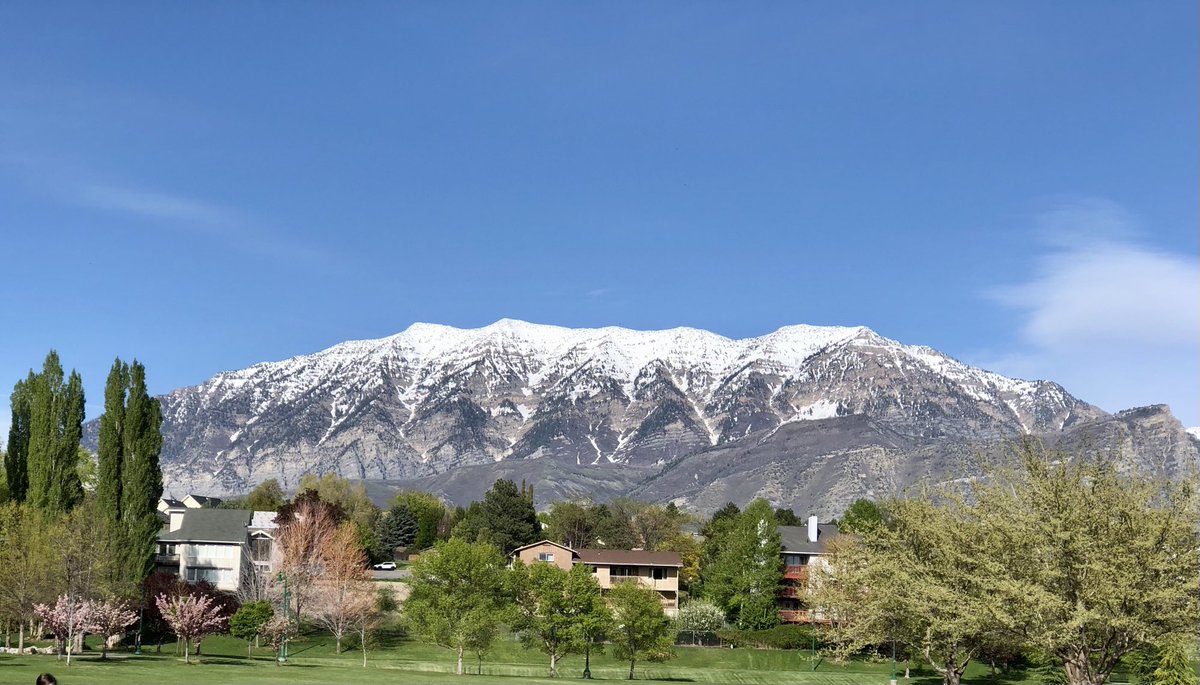 Renaizhere's tweet image. I love this view #utah #snowcapped-mountains #Godsdesign #beautifulday 
#mountains #outdoors