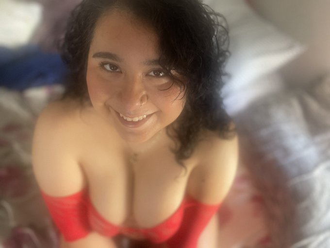 I love the color red ❤️&zwj;🔥 #latina #mexicana #fishnet #smile https://t.co/r2rSoX3FQe<a href="/tag/latina"class="tags">#latina</a><a href="/tag/mexicana"class="tags">#mexicana</a><a href="/tag/fishnet"class="tags">#fishnet</a><a href="/tag/smile"class="tags"><span>#smile</span></a>