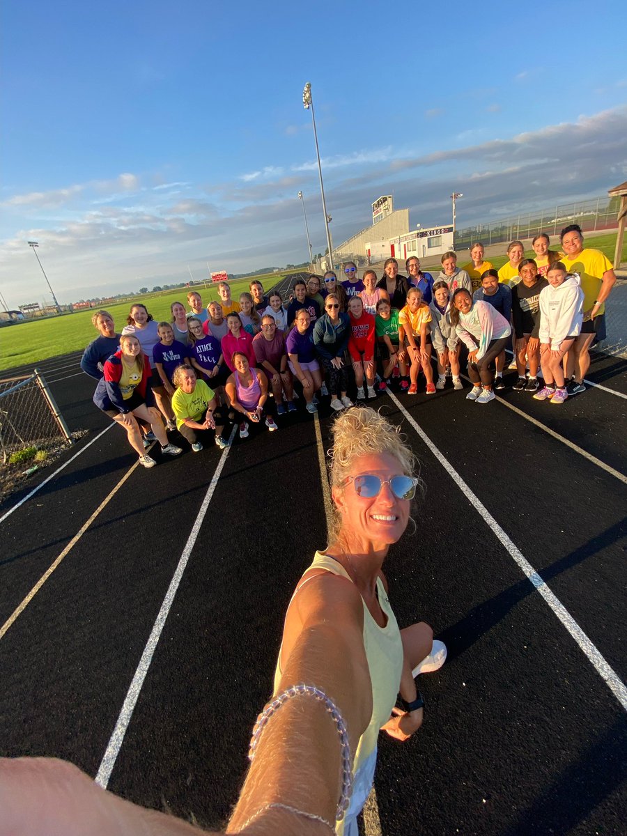 First 2024 Summer Conditioning run! We had an awesome turnout with 12 junior high and 22 high school ladies!