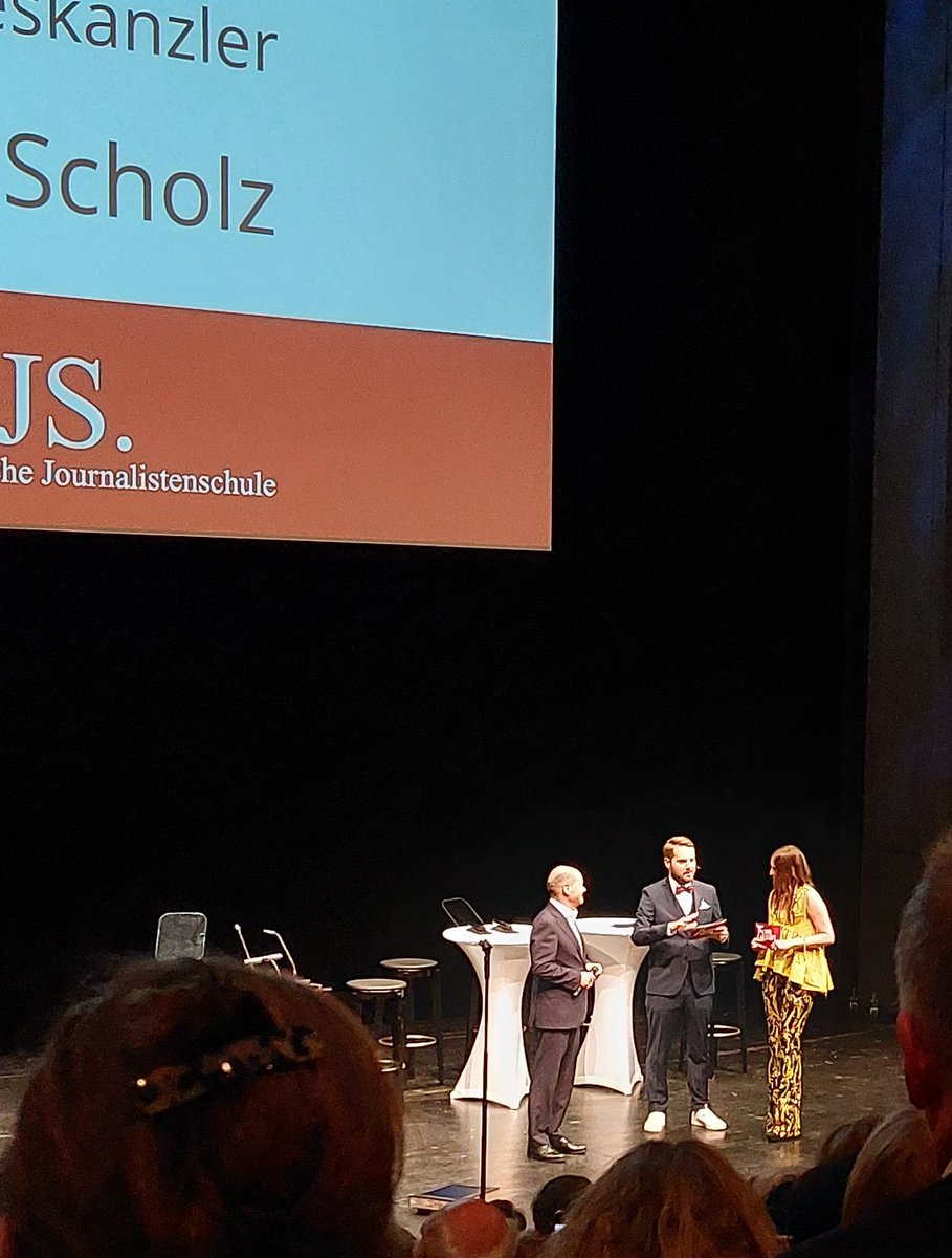 Nein, wegen China bin ich nicht auf #tiktok, sondern wegen der jungen Menschen, so Scholz bei #75JahreZukunft #djsde