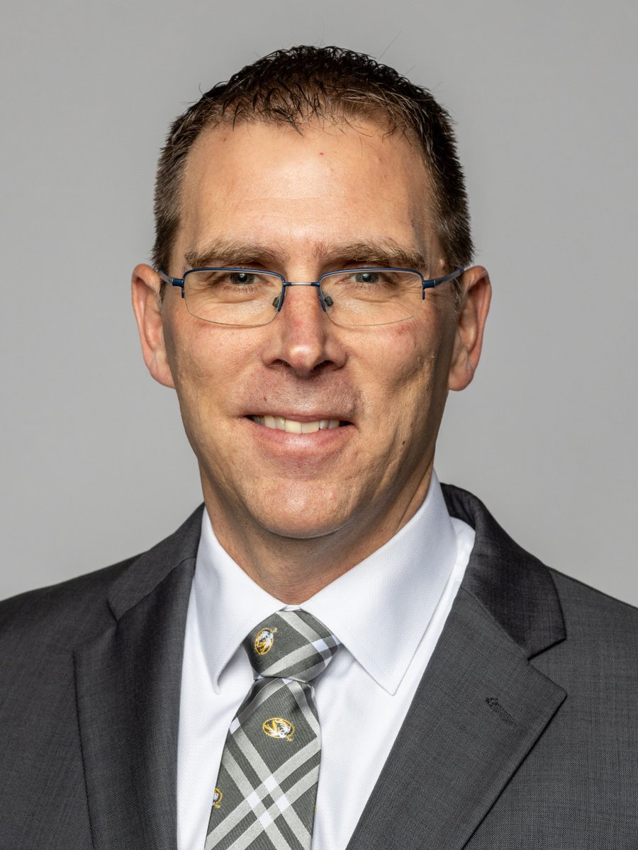 Following an extensive national search, University of Missouri President Mun Choi has appointed Matthew Martens as #Mizzou provost and executive vice chancellor.

Martens will continue his central role in the university's MizzouForward initiative. 

Read: brnw.ch/21wKovG