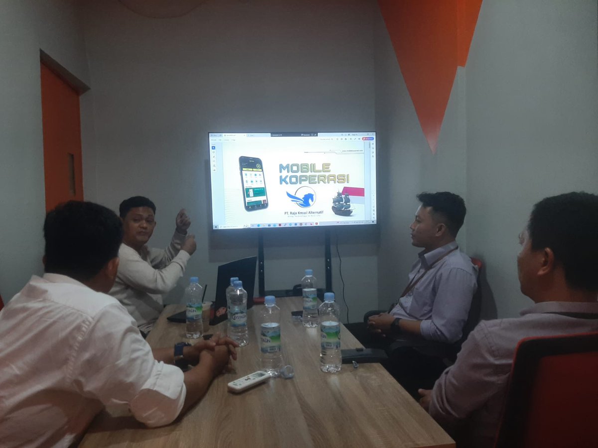 Alt3du's tweet photo. BNI bank debit card co-brand presentation at the ALTC WALLET office.  You will posible to withdraw your money on Automated Teller Machines (ATM).
#altc #altcrypto #bnb #binance #usdt #matic #vinu #avax @cz_binance https://t.co/2dI42VCdta