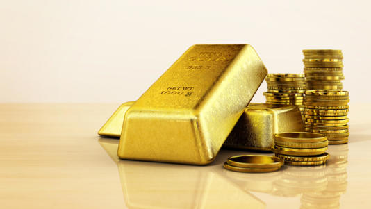 GOLD BARS VS. COINS: WHICH IS BETTER FOR INVESTORS? (CBS News) Gold has long been considered a smart way for investors to diversify their portfolios and protect their wealth in times of economic uncertainty. And there are many ways to invest in the precious metal, from stocks to