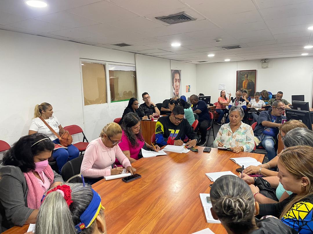 ¡Organización y liderazgo!

Nos reunimos con los Directores Parroquiales y abordamos diferentes temas importantes. Los informes nos muestran que estamos avanzando rápidamente en el registro de nuestros bachilleres en el SNI, nuestra meta es el 100%.

#SanciónCero