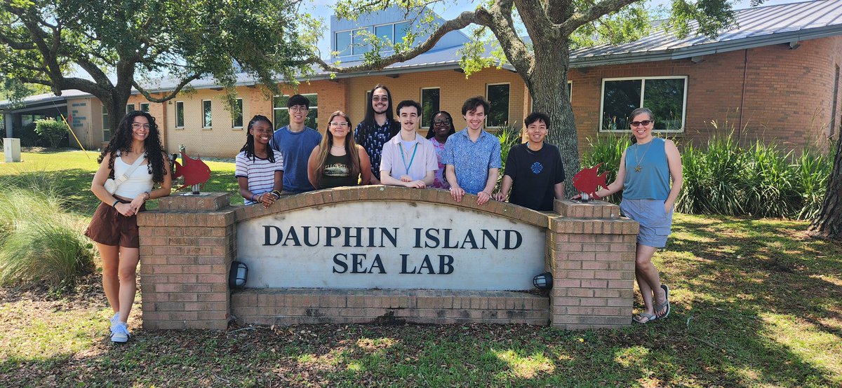 CarmichaelLab's tweet image. We are so excited to welcome this summer’s REU students to the DISL! The Carmichael lab REU student, KayLee (3rd from left), will be studying how the skin micro biome of Bottlenose dolphins changes with freeze/thaw. Welcome aboard!