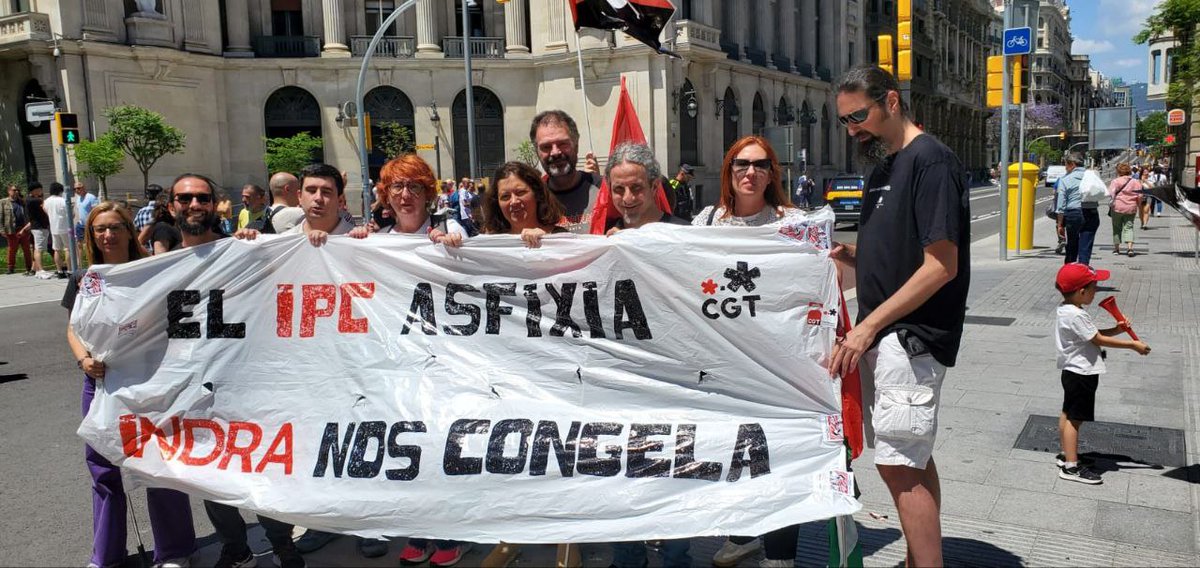 FDSenLucha's tweet photo. 5ª jornada de #HuelgaDXC. Apoyo de sindicatos de Francia, de diputad@s del Congreso, de Asamblea de Madrid y de la Generalitat, de compañer@s del sector #TIC como Tecnilógica e Indra, y por supuesto, el apoyo de la plantilla de @DXCspain. Esquiroles, estáis sol@s. ¡A por la 6ª! https://t.co/MKlly4xXmA