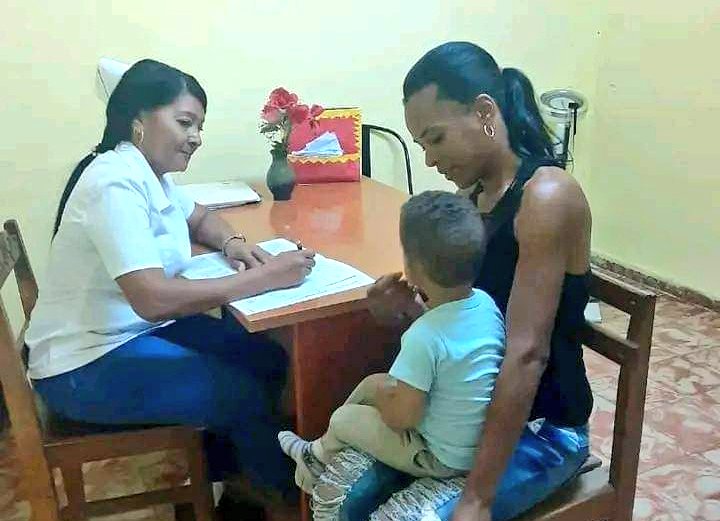 ManuelFalconH's tweet photo. Muchas felicidades a todos los profesionales de la Enfermería en #Cuba, y especialmente a los de #SantiagoDeCuba.
Su consagración y humanismo enaltece a la Salud Pública, y salva vidas aquí y en otras naciones del planeta.
#GenteQueSuma https://t.co/fLR0IiUjUP