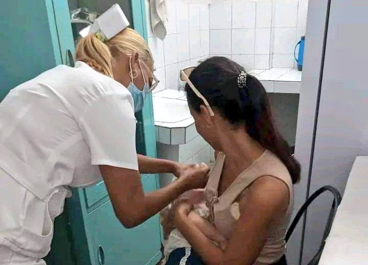 ManuelFalconH's tweet photo. Muchas felicidades a todos los profesionales de la Enfermería en #Cuba, y especialmente a los de #SantiagoDeCuba.
Su consagración y humanismo enaltece a la Salud Pública, y salva vidas aquí y en otras naciones del planeta.
#GenteQueSuma https://t.co/fLR0IiUjUP