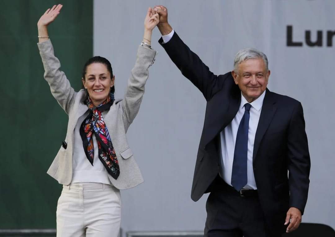 Guerrerotony161's tweet photo. Claudia Sheinbaum es la nueva presidenta de México, con una amplia ventaja, que también representa un merecido reconocimiento al presidente López Obrador. Hay continuidad.
¡Viva #México! https://t.co/uDzgppmvmF