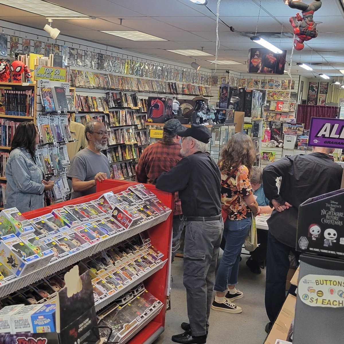 Thanks to everyone who came out to see Mark Nelson for his signing at the Dekalb location!

#graphicnovelist #graphicnovelseries #grahpicnovels  #graphicnovelartist #graphicnovelart  #comicbooksigning #comicbooks #graphicnovelcollection #comics #comicseries  #grahamcrackers #gcc