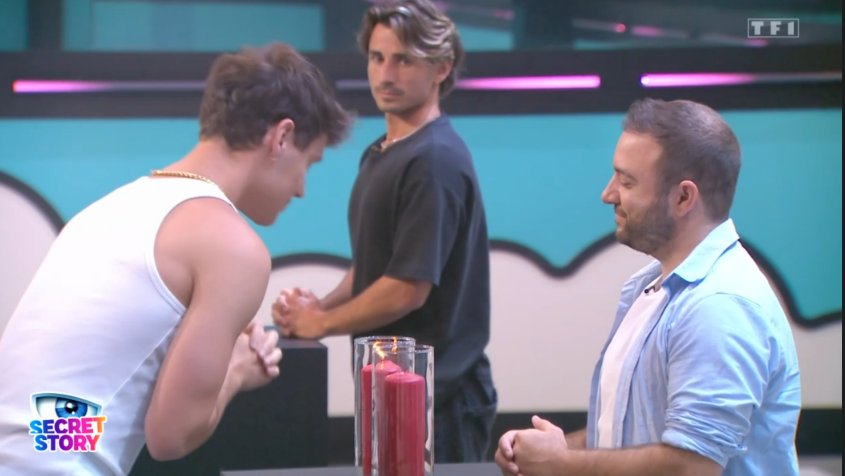 NewsTVReal's tweet photo. Léo : "J'ai paniqué" 

Non tu es juste un traitre, quelle déception. #SecretStory https://t.co/MrFJFYvaKn