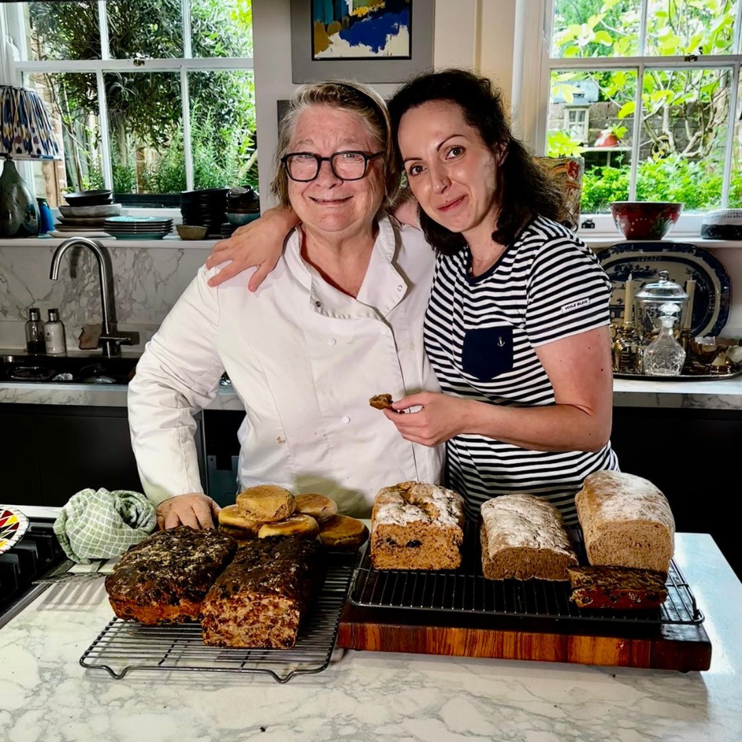 RosemaryShrager's tweet image. Testing new flours with Michaela from a new supplier! Brilliant baking fun!

#BakingBread #BakingFun #NewFlours #BakingSupplies #ArtisanBaking #BakingInspiration #BakingTime #BreadMaking
