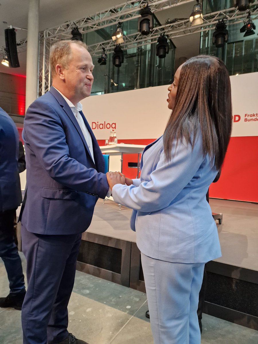 In its usual spirit of constant consultations, Germany initiated a migration conference today at the Bundestag (Parliament). The conference sought to discuss the beginning of the Immigration Policy in the Federal Republic.