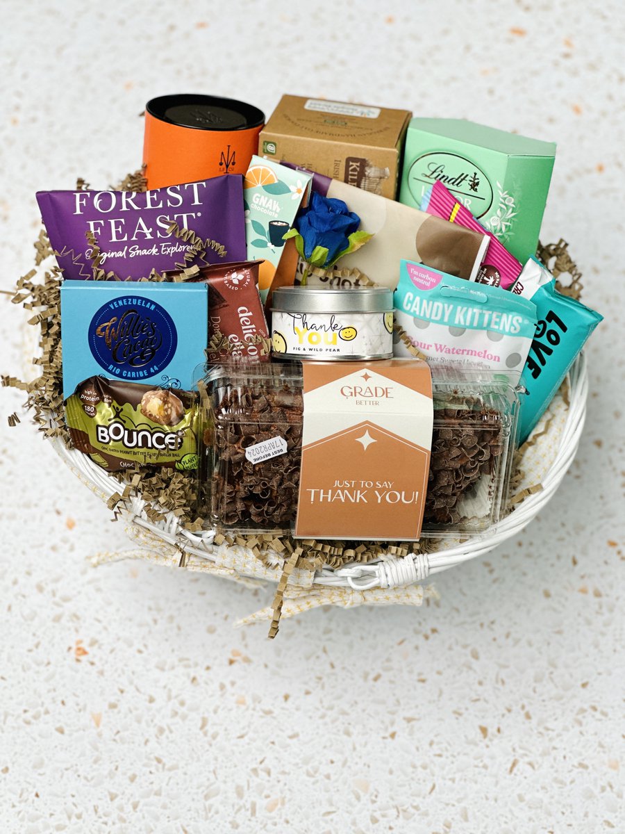 BasketsGalore's tweet photo. Today's Gift Basket Of The Day is the "Ideal Thank You Gift" 🙏

https://t.co/kYRJ2Gc853

Follow &amp; RT to enter #prize draw to #win a Gift Basket. More info via our blog.

#dailydispatch #gifts #competition #giftbasketsrule #thankyougifts https://t.co/WUGJgw4Lus
