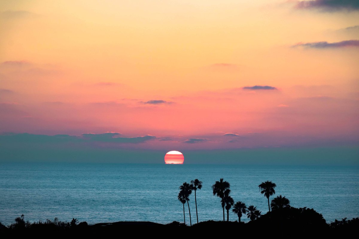 RealOCPro's tweet image. Sunsets in La Jolla, California. #Sunsets #LaJolla #California #SunsetPhotography
