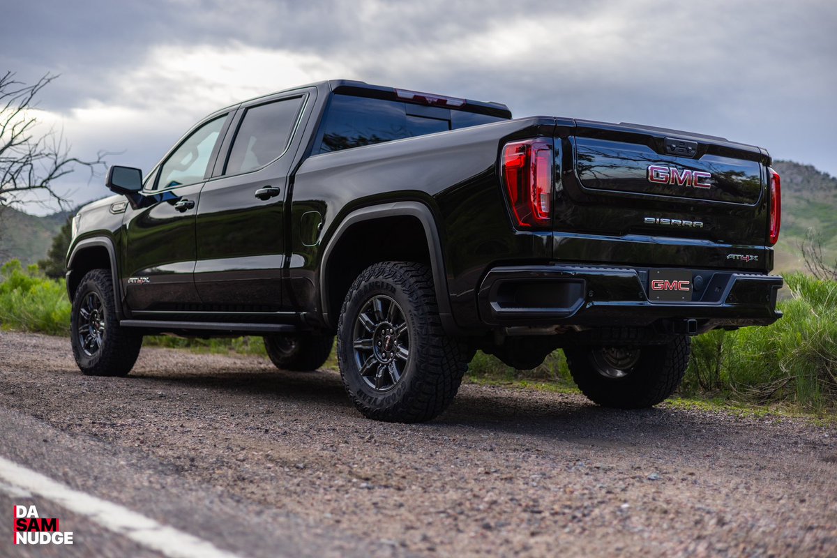 DaSamNudge's tweet photo. She’s a beaut

@GMC https://t.co/bMM0tnJrc5