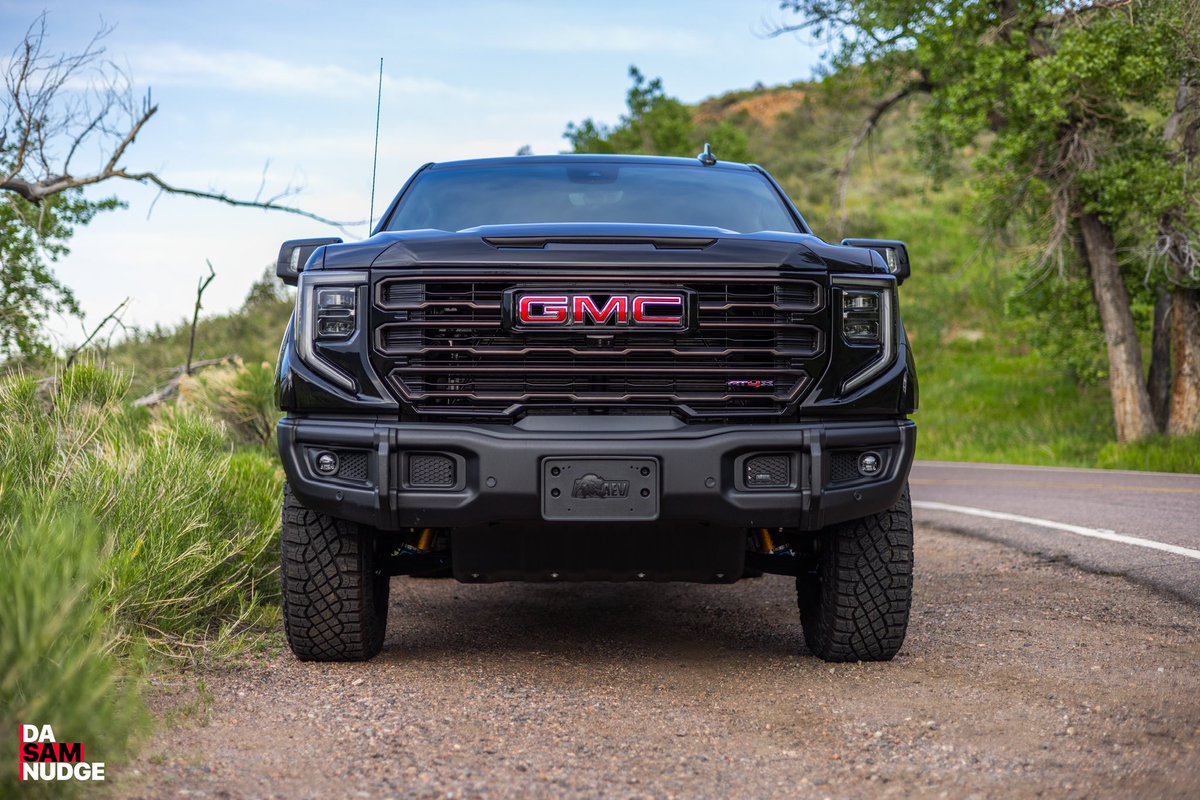 DaSamNudge's tweet photo. She’s a beaut

@GMC https://t.co/bMM0tnJrc5