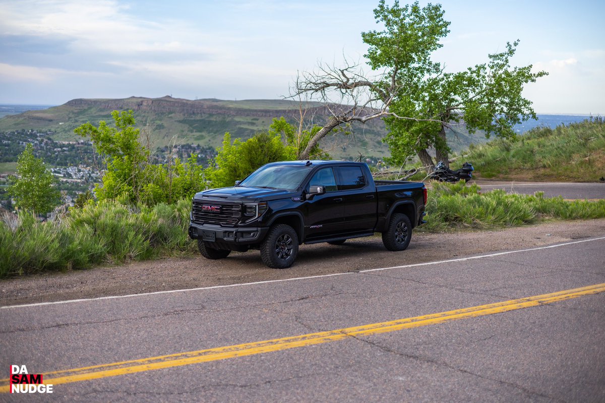 DaSamNudge's tweet photo. She’s a beaut

@GMC https://t.co/bMM0tnJrc5