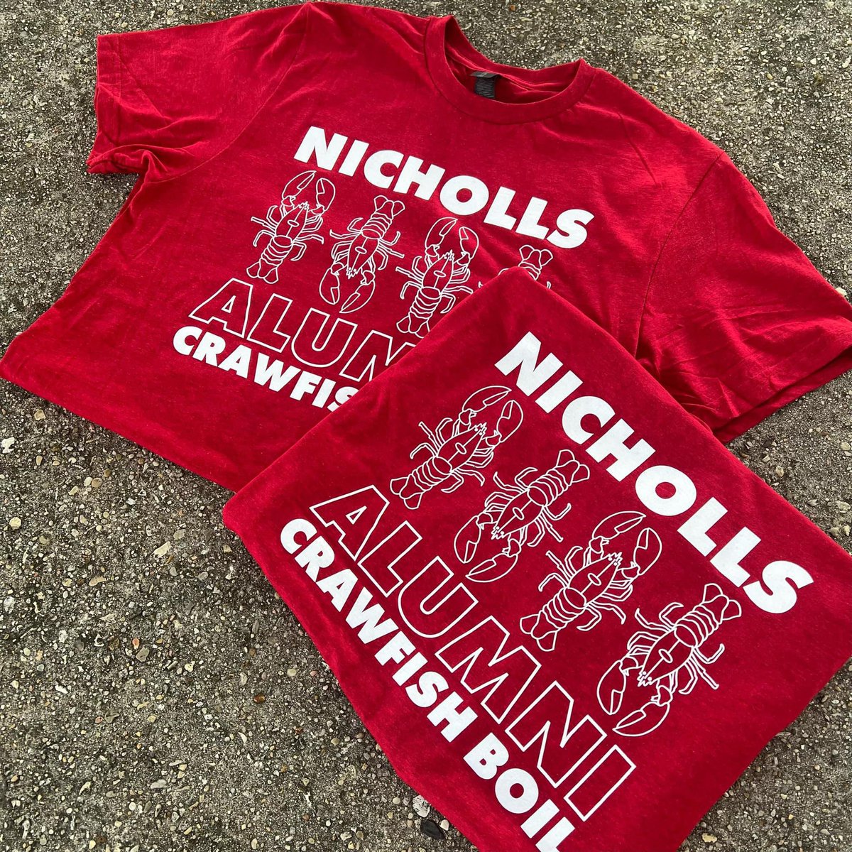 AlumniNicholls's tweet photo. Our Alumni Crawfish Boil t-shirts are available in sizes small through 3XL! We have pickup and shipping options to make purchasing convenient for you! ⚔️❤

For more information: https://t.co/cbEfH1fAn5 https://t.co/38sRhAYJ2k
