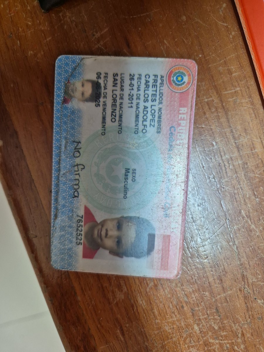 groneliuzzi's tweet photo. Buenos días,

Encontré esta cedula sobre avda felix bogado el día Domingo, después de salir de la cancha.

Rt para que llegue a su dueño https://t.co/VrYrASv9PQ