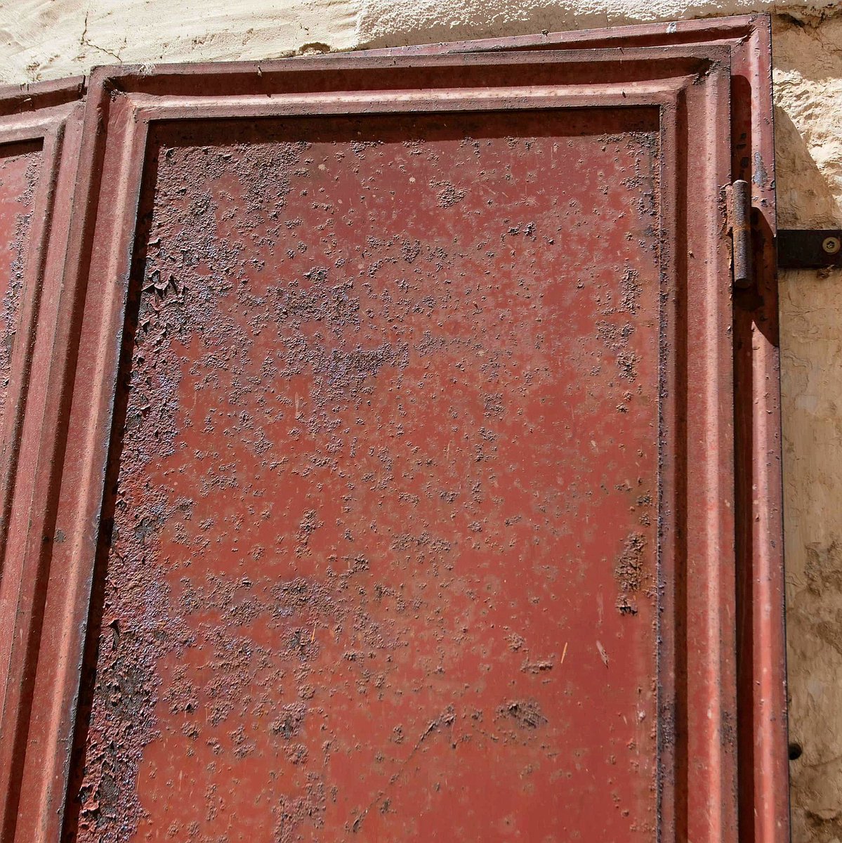 refs_sm's tweet photo. the aged, intricate iron doorway. A prime illustration of how iron oxidizes.

#ref #reference #artreference #rust  #artist #texturereference #texturethings #oldbuildings #moss #3d #refs #blender #fyp #digitalartist #blender3d  #scifi  #3dart #details #rustything #detail https://t.co/8VFYEhvw4O