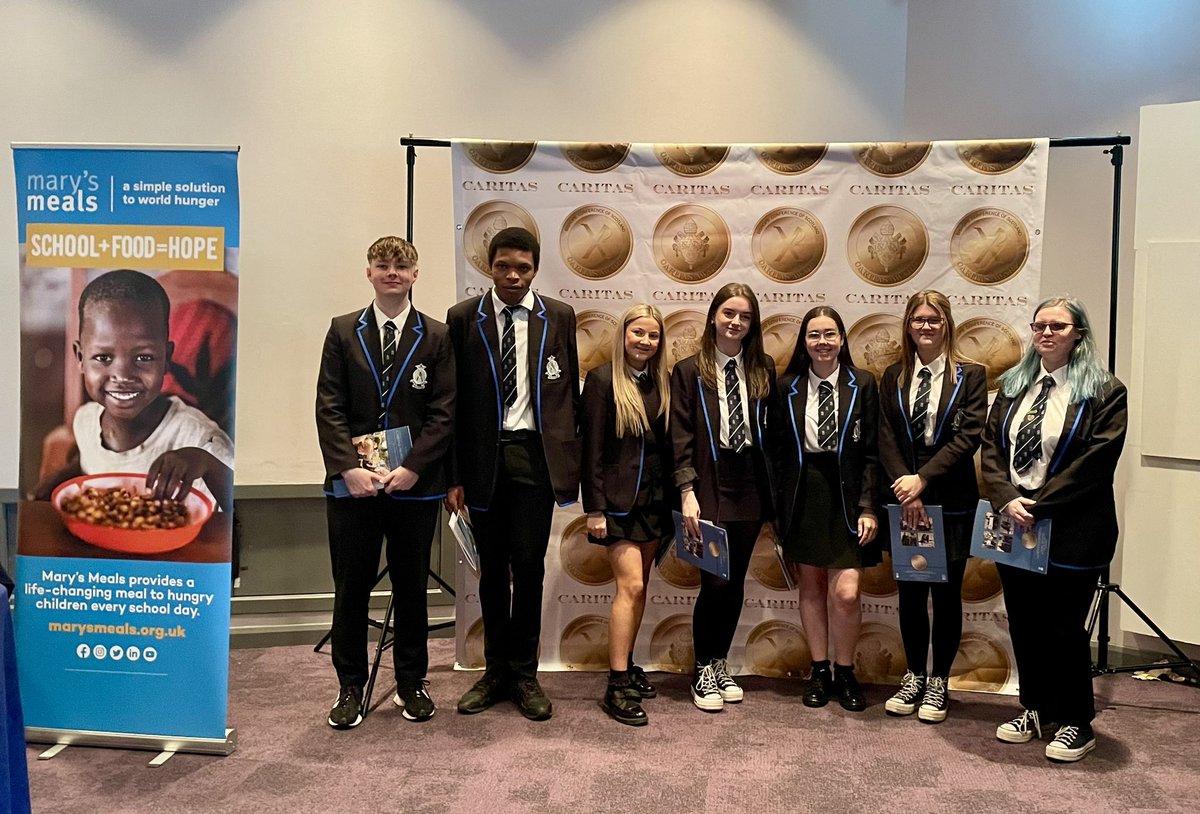 Congratulations to Nathan, Valerian, Lauren, Mirin, Maisie Kay, Abi and Alicia on achieving their Caritas award! An outstanding group of young people who have been fantastic role models. #Caritas
#SCES