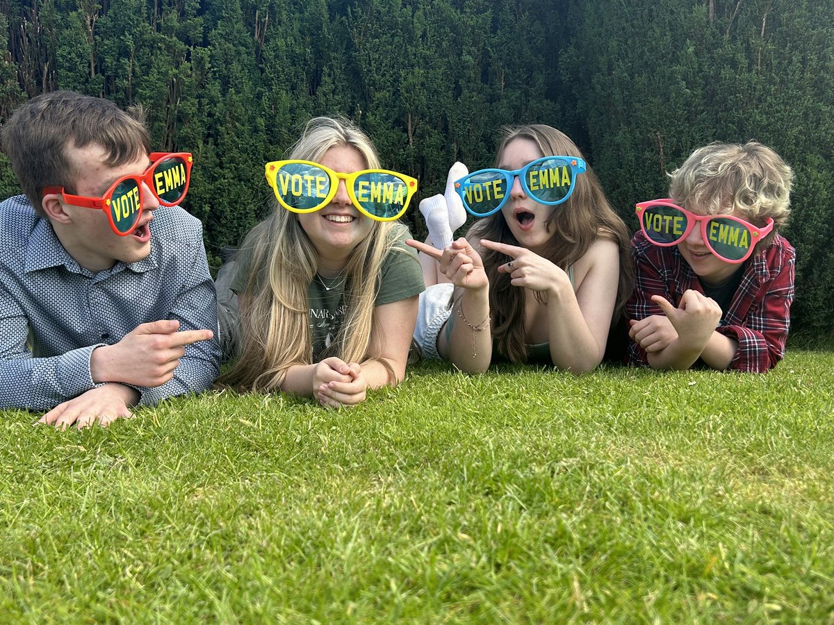 VoteEmmaR2024's tweet photo. It’s the start of campaign week! 🌼@WalesSixth @WalesHigh https://t.co/vEPHOnWjF2