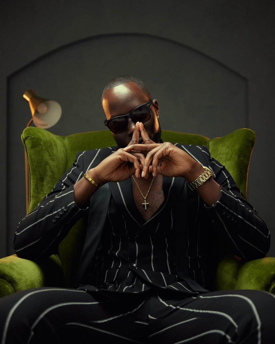 YoungPrince_'s tweet image. I’m not a Businessman I’m A BUSINESS mann let me handle my business damn ! 

📸 : @69viewss 

+1 🎈